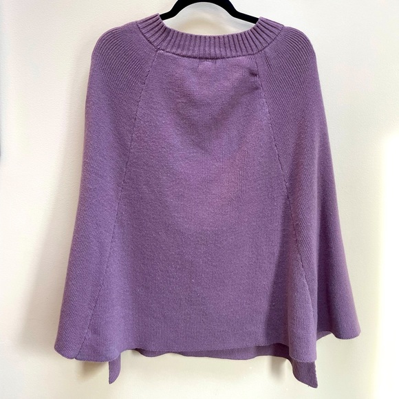 Lavender knit cape/poncho - Picture 2 of 3